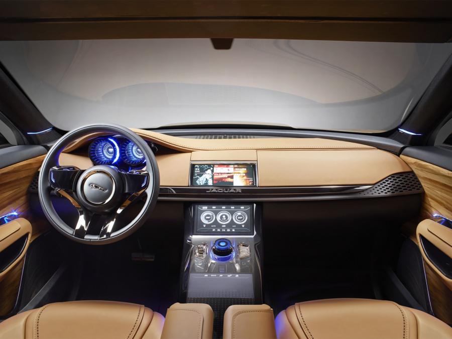  Jaguar C-X17 Concept in Liquid Gold 2013 года  (фото 13 из 36)